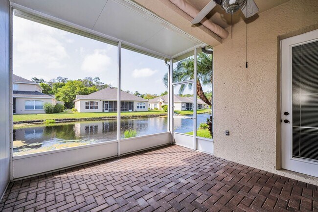 Building Photo - Beautifully Updated Villa