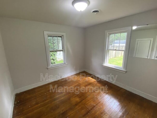 Building Photo - 309 3rd St