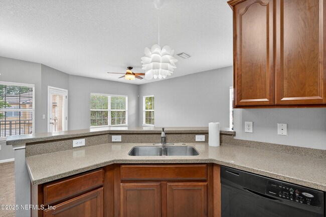 Building Photo - 7229 Deerfoot Cir