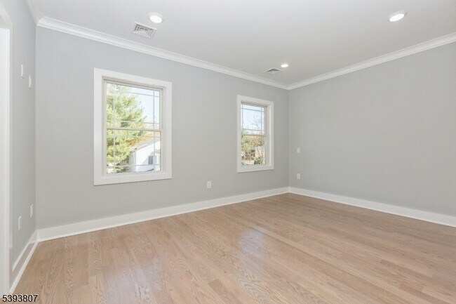 Building Photo - 8 Gregory Rd