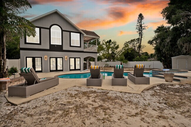 Building Photo - 6710 Myrna Dr