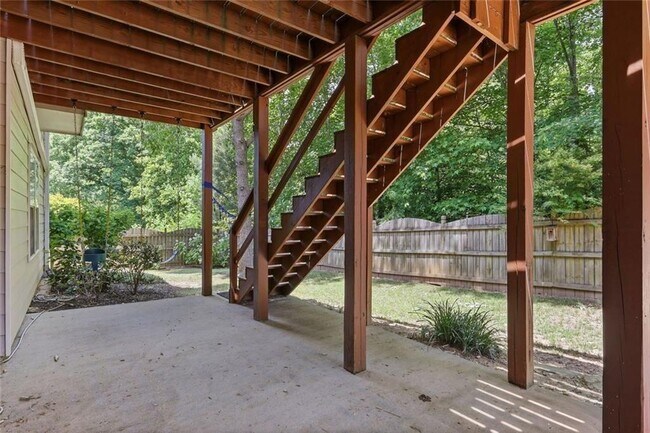 Building Photo - 2540 Lansing Ln