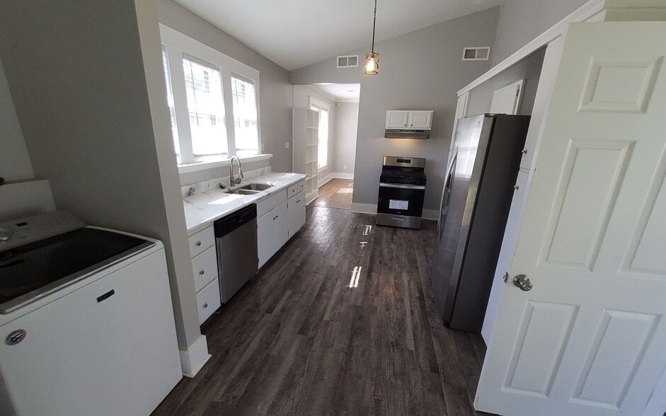 Building Photo - 668 Stonewall St