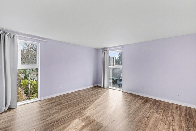 Building Photo - 13820 NE 65th St