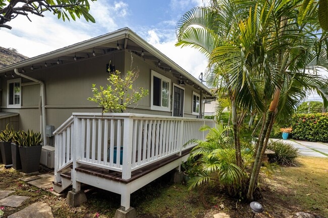 Building Photo - Privately Gated, Cool, Furnished Home, Tuc...