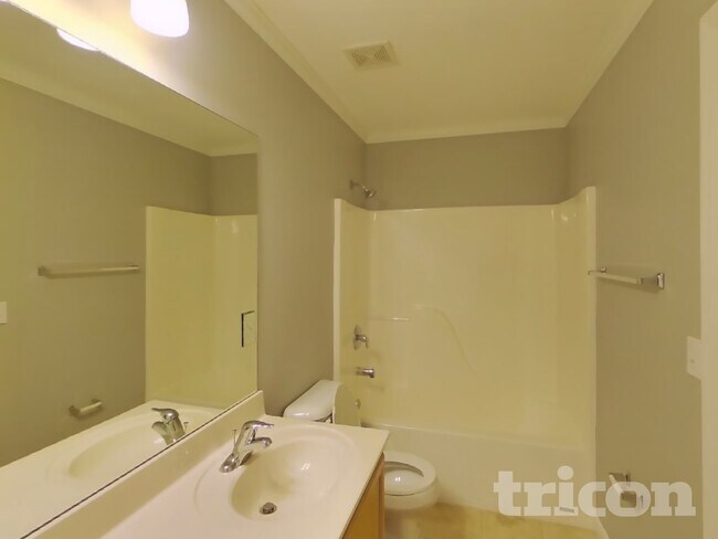Building Photo - 4331 Clearbrook Ln