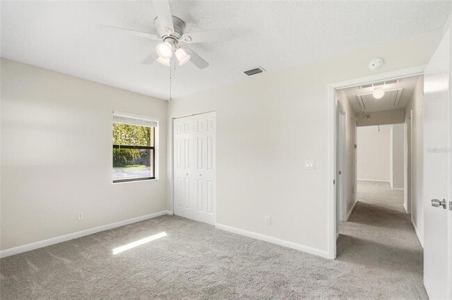 Building Photo - 8 Blakeport Ln