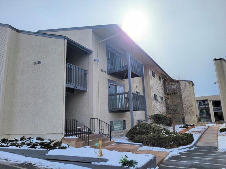 Building Photo - 5030 El Camino Dr