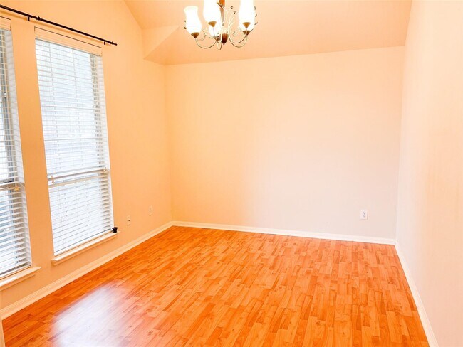 Building Photo - 3257 Gladewater Ln
