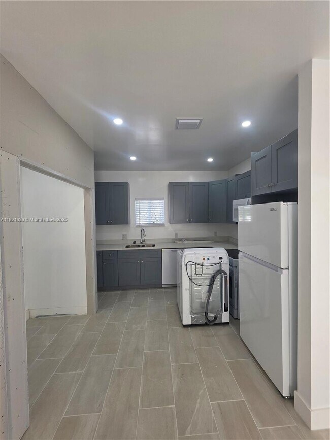 Building Photo - 21210 SW 119th Ave