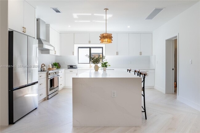 Building Photo - 1420 SW 17th St