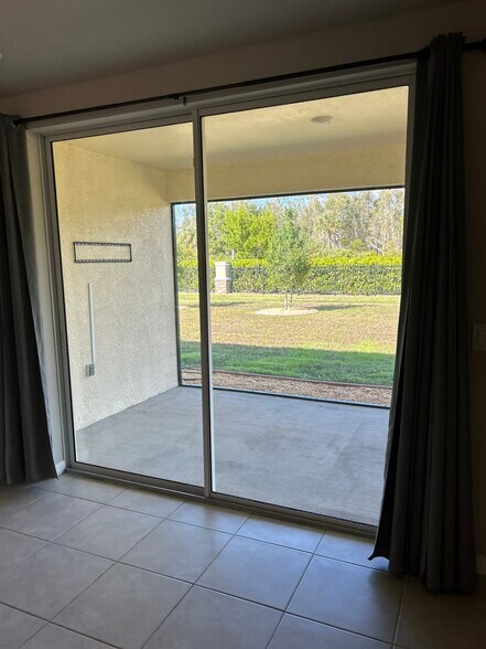 Slider to Lani - 25152 E Lenox Cir