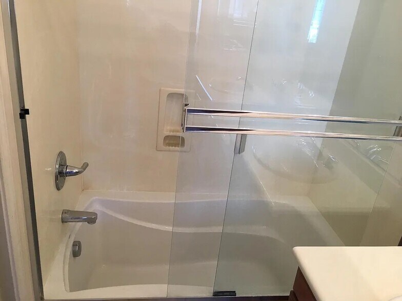 Building Photo - 1061 Pearl Terrace