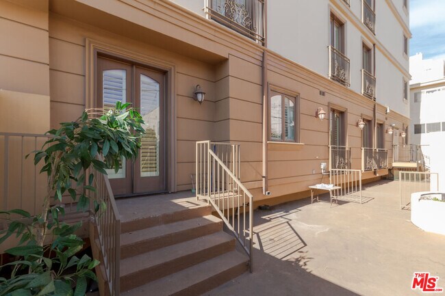 Building Photo - 132 Crescent Dr