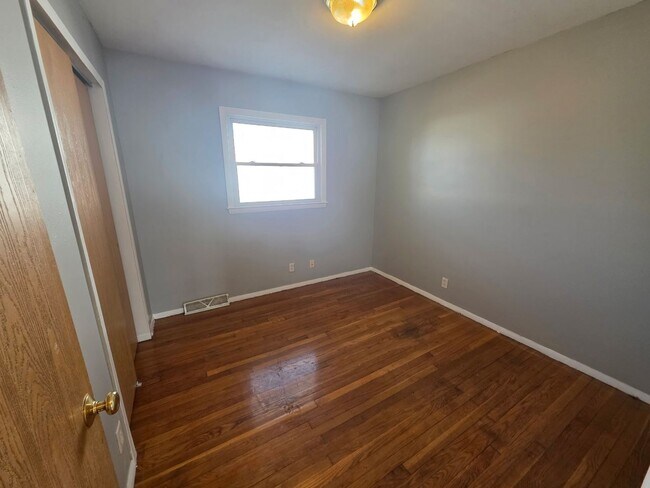 Building Photo - 5165-5167-5167 N 45th St