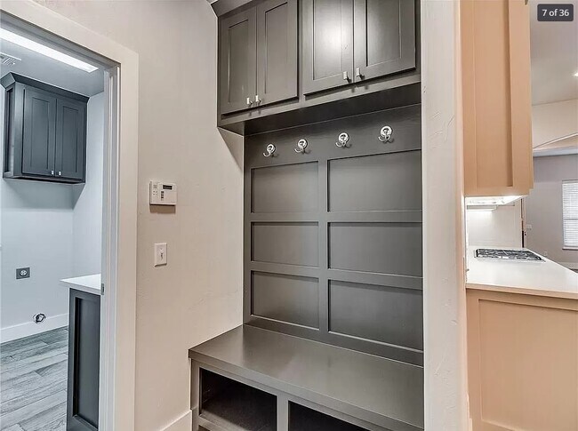 Building Photo - 2605 NE 14th St