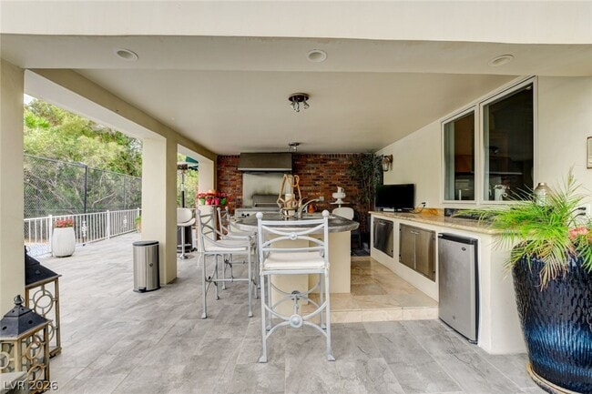 Building Photo - 7001 Alamitos Cir