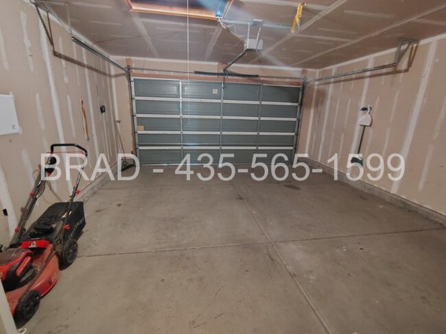 Building Photo - 6780 W 6780 S