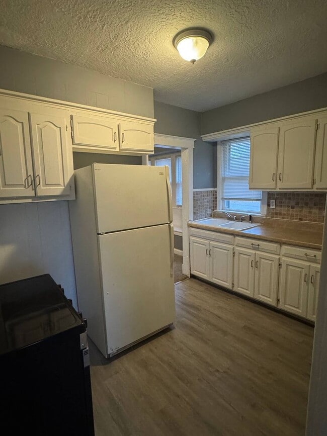 Building Photo - 11515 Hackett St