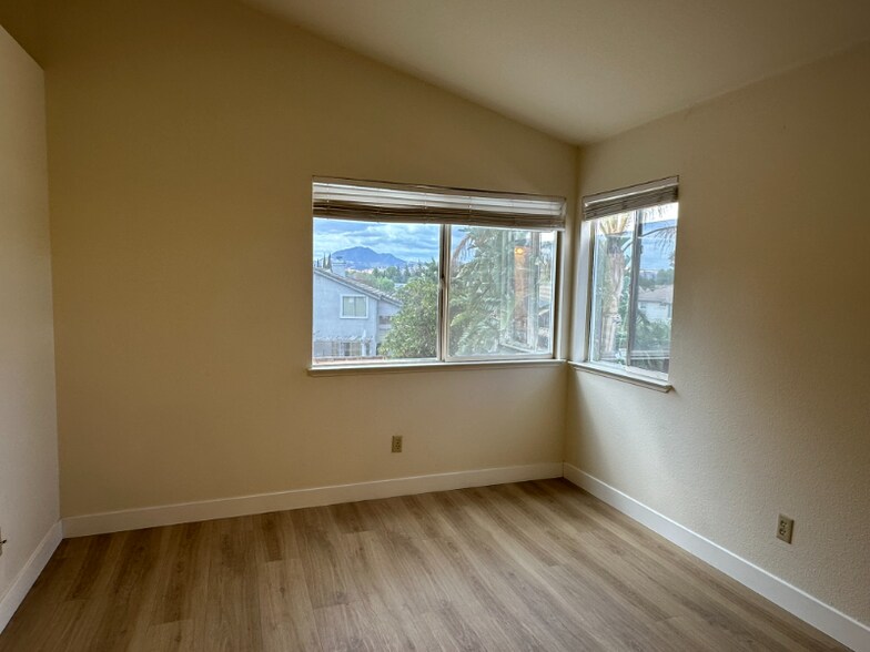 Building Photo - 2426 Carpinteria Dr