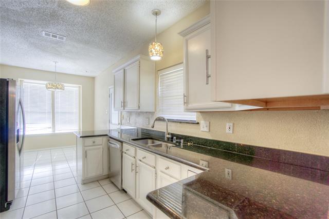 Building Photo - 2218 Meadowstone Dr