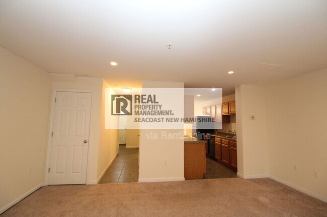 Building Photo - 2 Waverly Dr