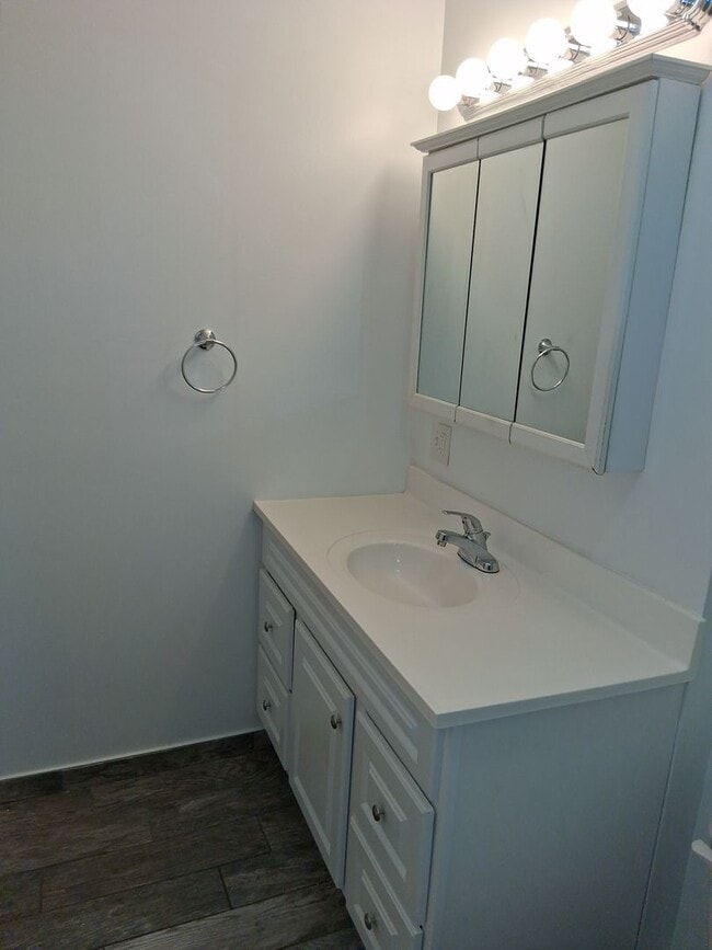 Interior Photo - 601-615 Benner St LLC