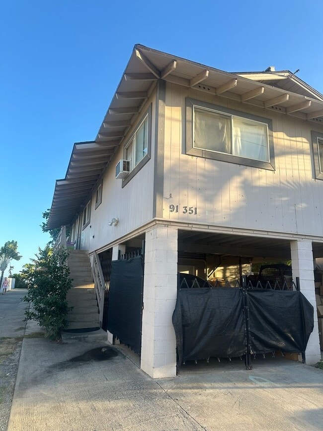 Building Photo - 91-351 Ewa Beach # A Upstairs