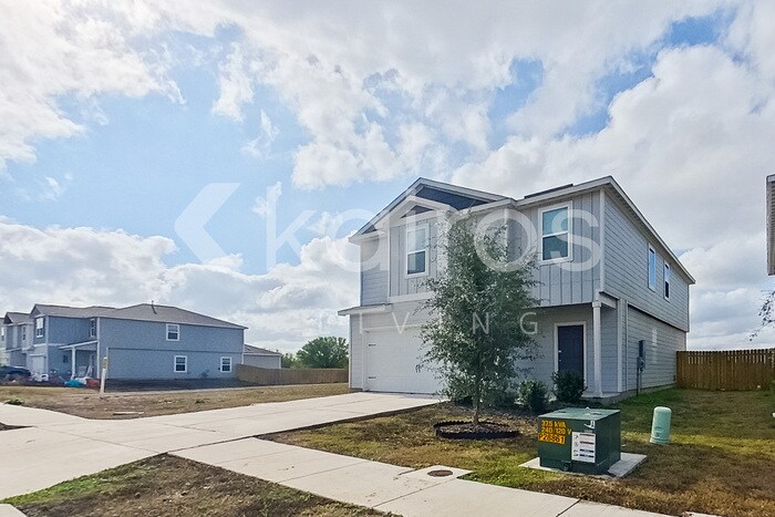 Building Photo - 914 Shady Brk