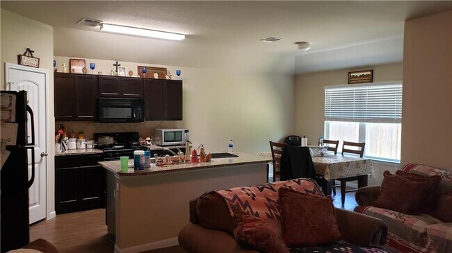 Building Photo - 804 Red Tails Dr