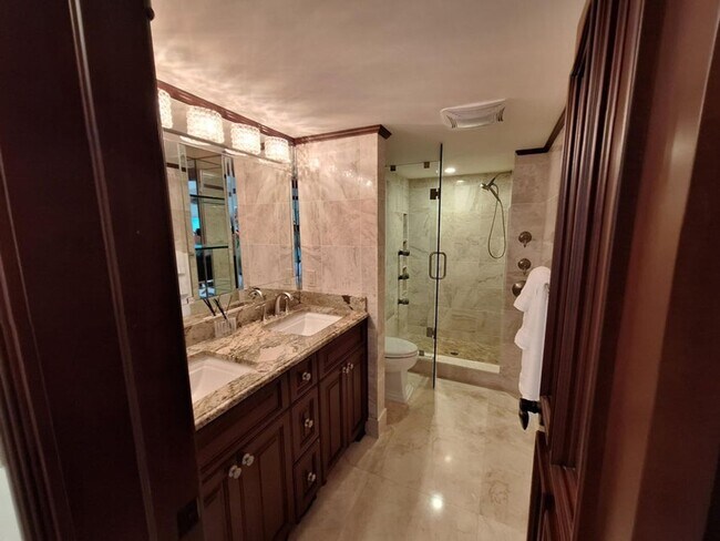 Building Photo - 3400 N Ocean Dr