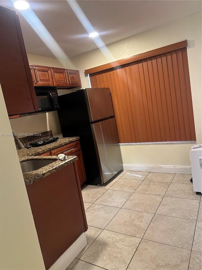 Building Photo - 1360 NE 144th St