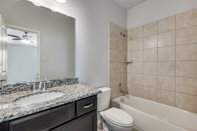 Building Photo - 1012 Lake Meadow Ln