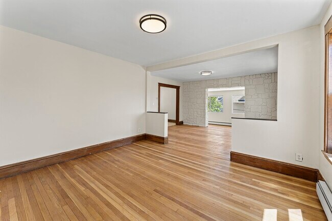 Building Photo - 46 Dartmouth St