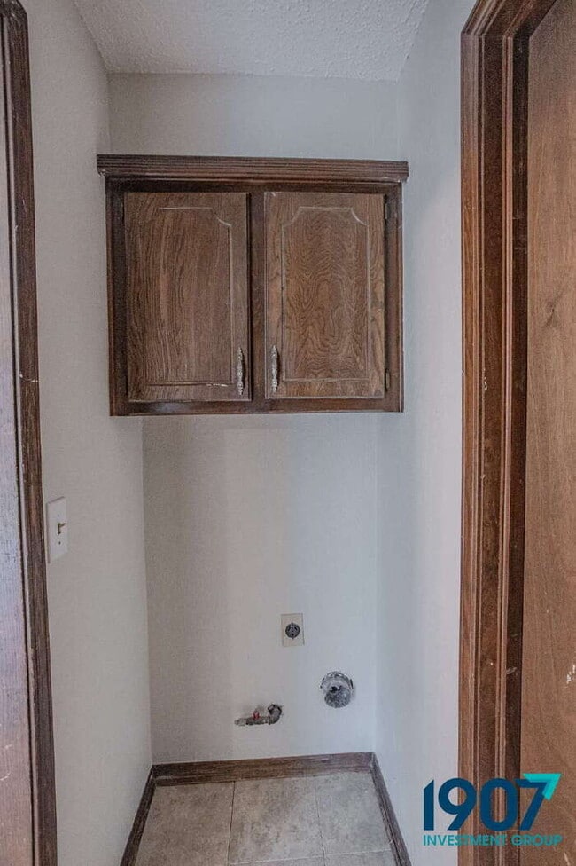 Building Photo - Charming 3-Bedroom Home in Moore with Spac...