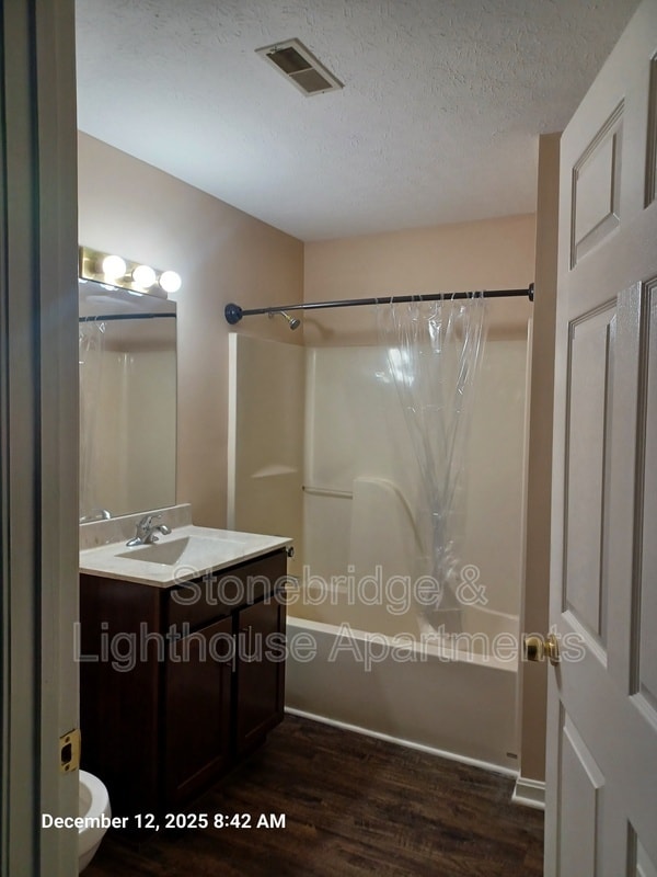 Building Photo - 4808 Clover Park Dr