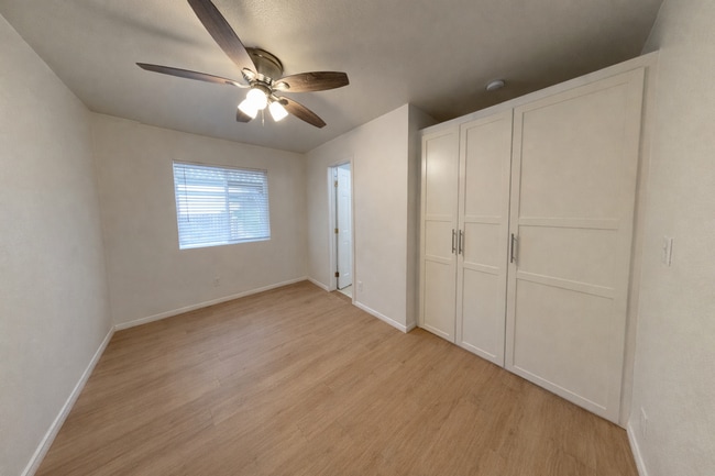 Building Photo - Private Turfed Yard! Large 5 Bed / 3 Bath House on Dorothy (Lease out, pending signatures. Check ...