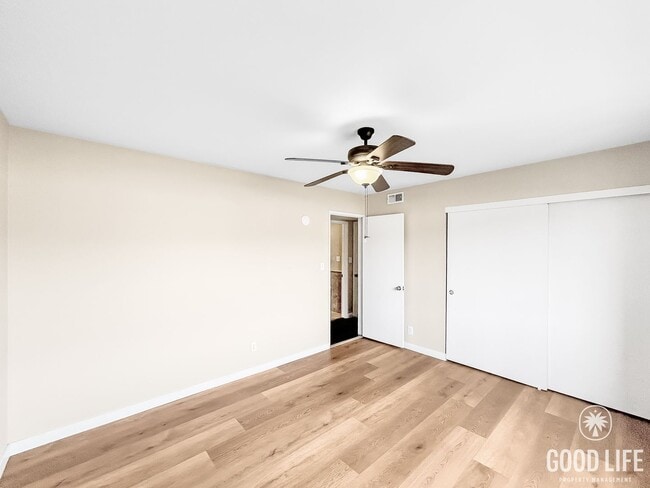 Building Photo - Beautiful 2BD/2BA w/ Reserved Parking and A/C in College Area!