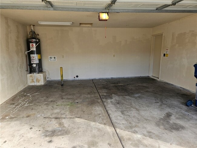 Building Photo - 813 Gemstone Ave