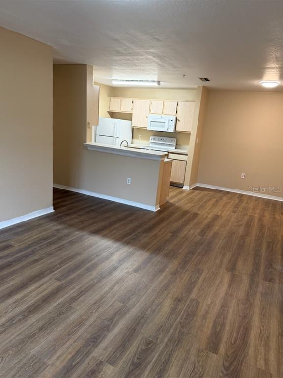 Building Photo - 5463 Vineland Rd