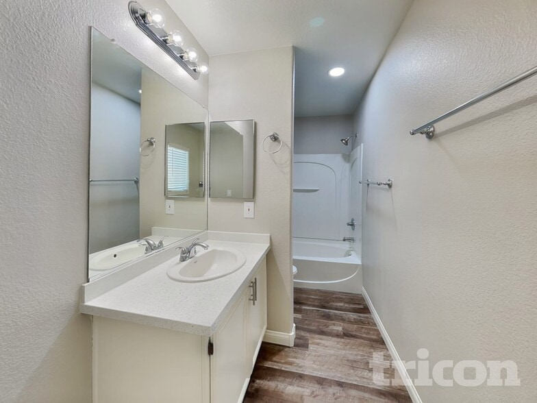 Building Photo - 102 Health Aster Ct