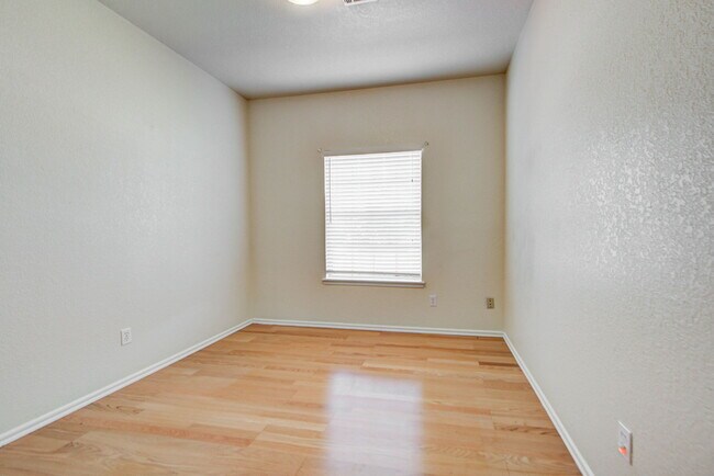 Building Photo - 2904 Canyon Oaks Ct