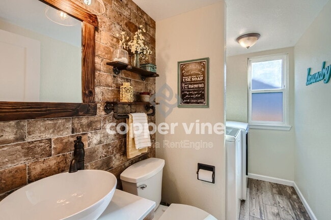 Building Photo - 13336 Franklin St