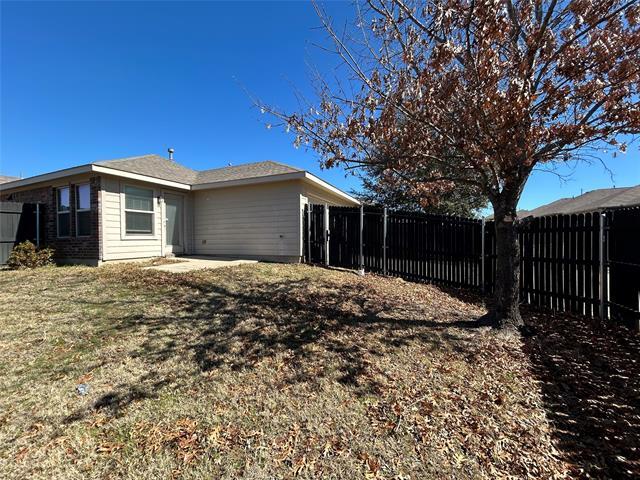 Building Photo - 5865 Fir Tree Ln