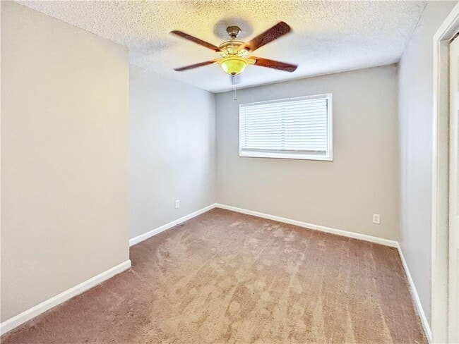 Building Photo - 1543 Hillhaven Dr