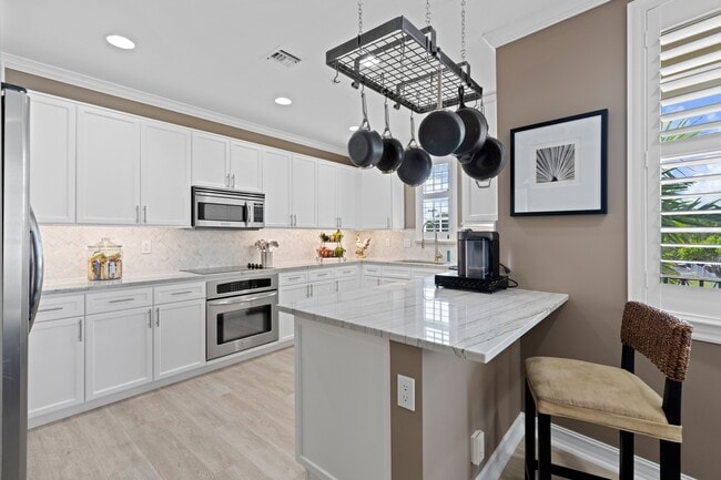 Building Photo - 1970 S Dixie Hwy