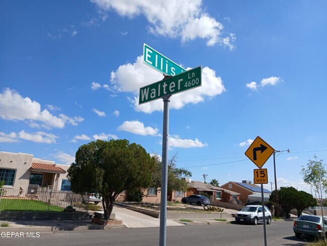 Building Photo - 4642 Walter Ln