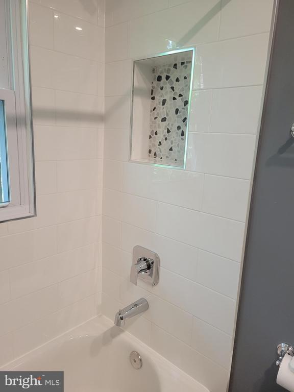 Building Photo - 2250 N Quantico St