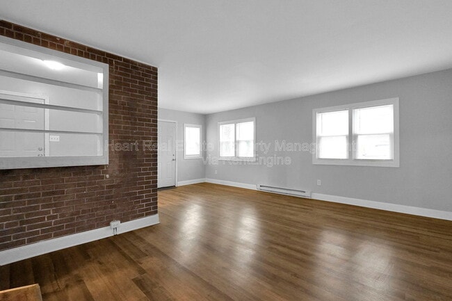 Building Photo - 973 Kelton Ave