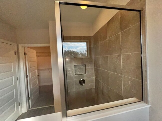 Building Photo - SPECTACULAR MODERN HOME!!Relaxing water views- MOVE IN September 2026-2 story 4 bed 3.5 bath HM i...